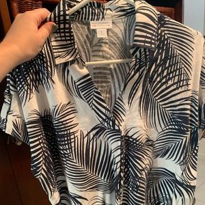 Liz Claiborne Linen Blend White Black Palm Leaf V-Neck Short Sleeve Pullover L